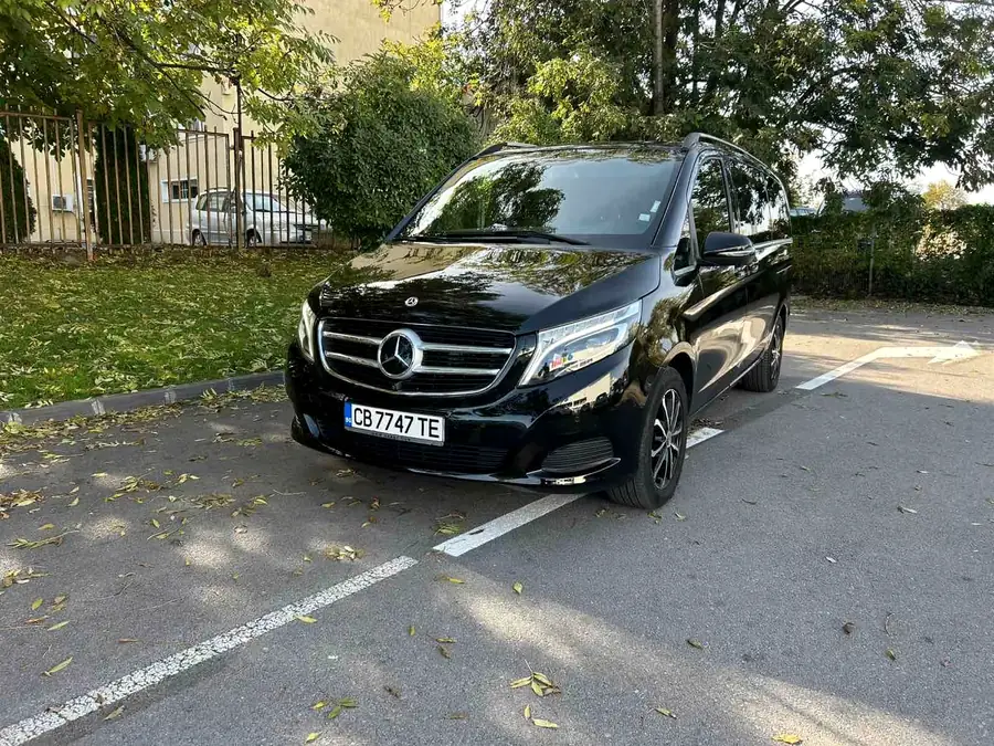 Black Mercedes V-Class, front view