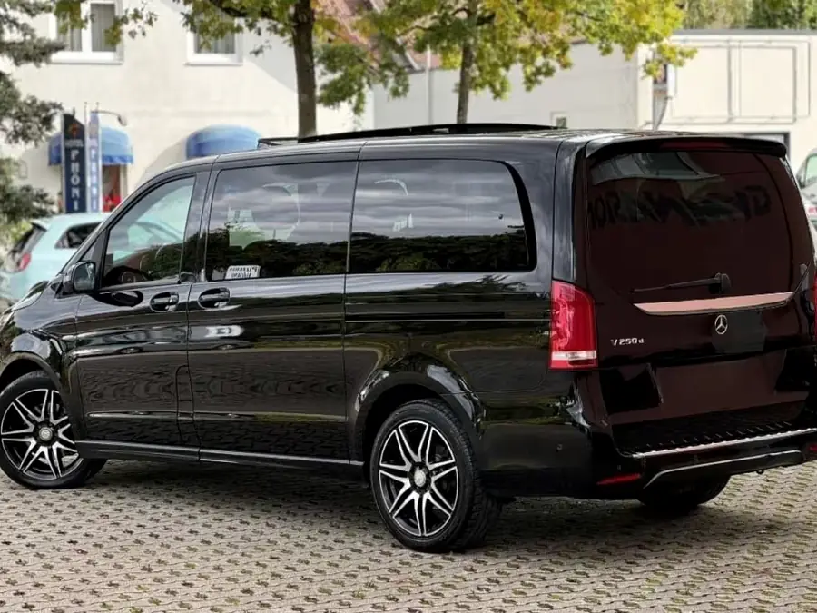 Mercedes V-Class, rear view